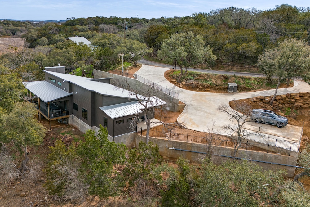 Chic Burnet Home on Lake Buchanan w/ 2 Fireplaces! - Property Image 15