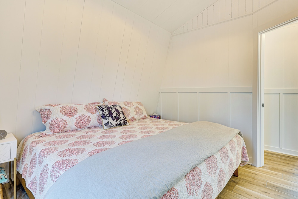 Boat, Fish & Bike: Oak Island Home w/ Large Yard