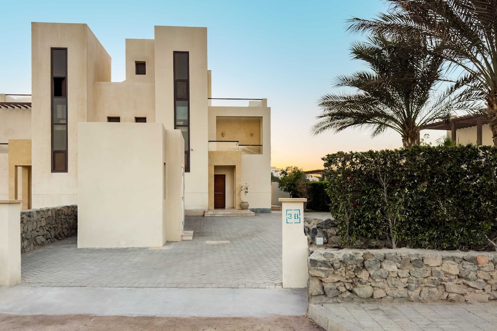Xuru Stays I Sundown Symphony 4mbdr Villa @ Joubal El Gouna