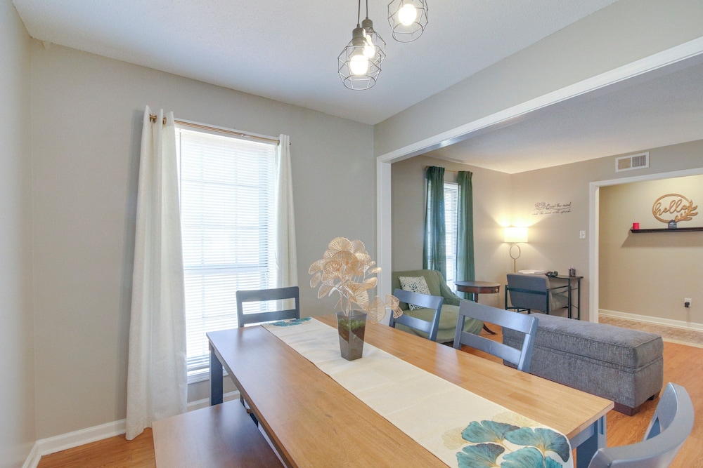 4 Mi to Shelby Farms Park: Memphis Home w/ Patio!