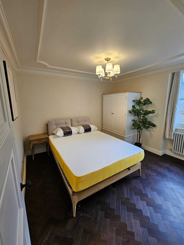 Elegant 3BD Flat Heart of London, Marylebone!