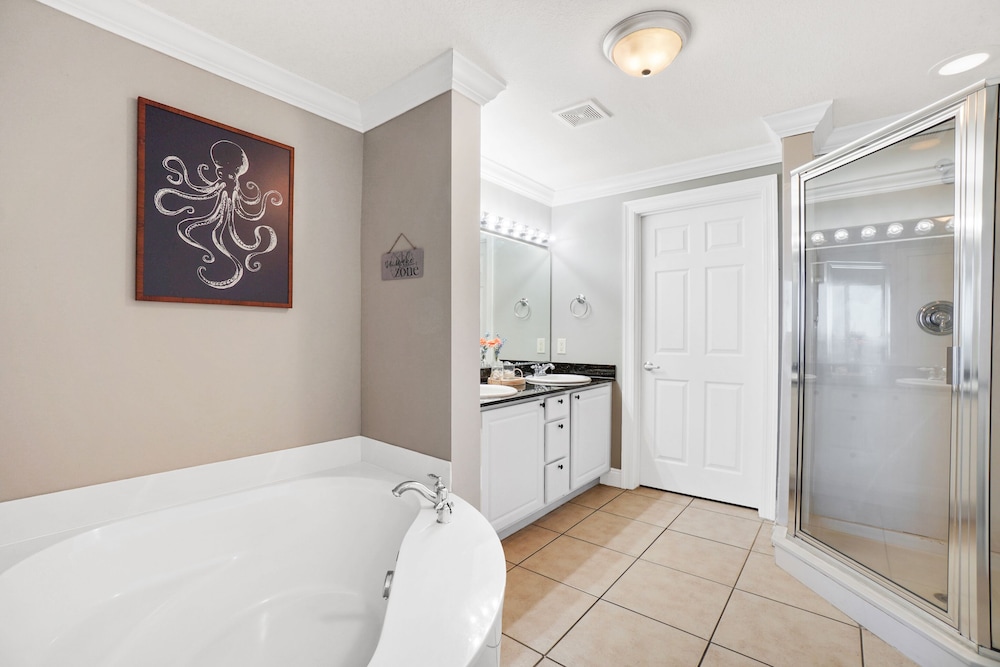 Calypso Beach Resort by Panhandle Getaways