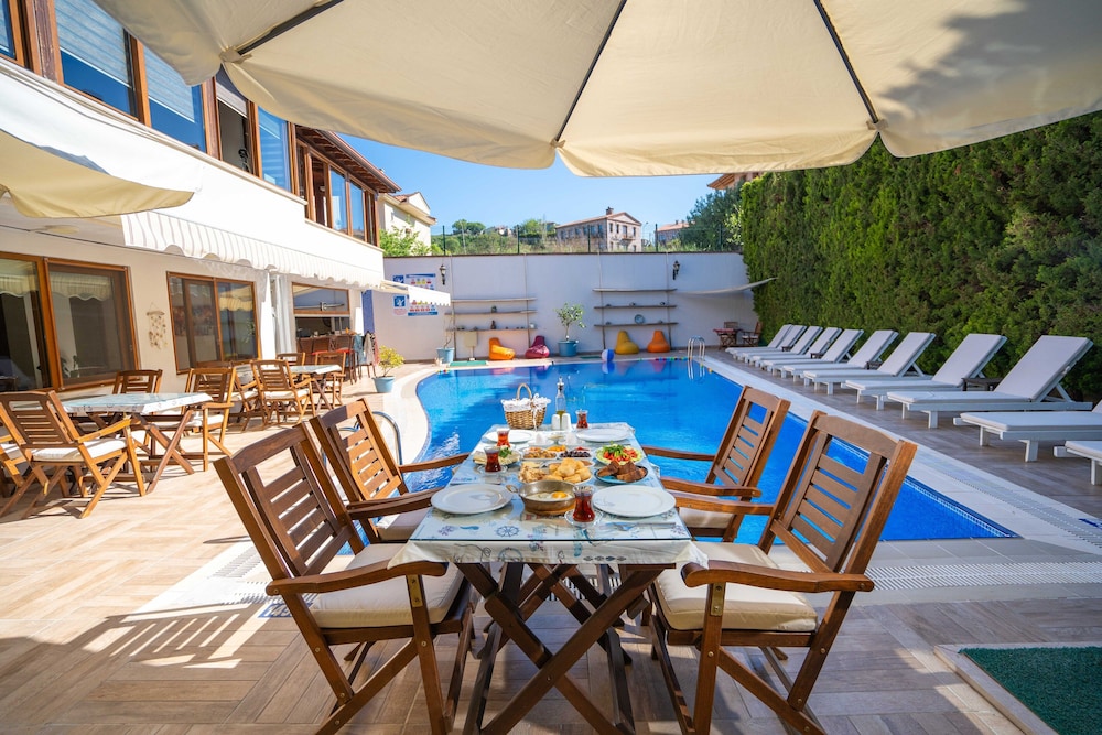 Cunda Giritlioğlu Otel Yetişkinlere Özel +12 - Image 64