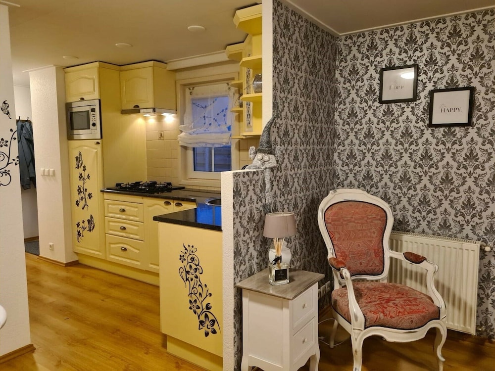 Nice Chalet With Dishwasher in a Holiday Park