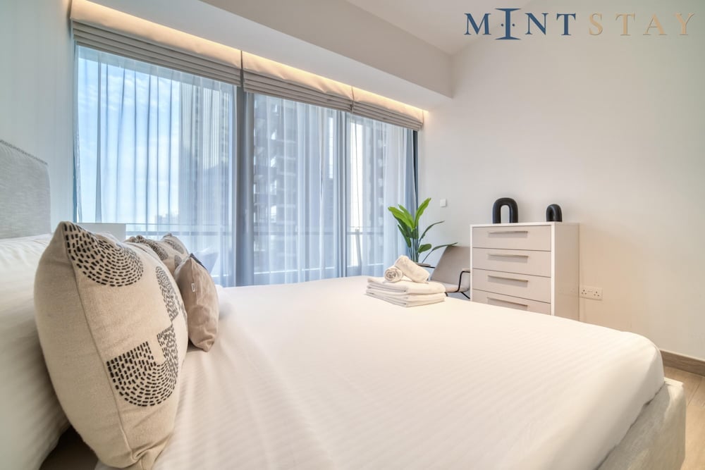 Exclusive 2BR Apt With Superb Balcony Marina Views