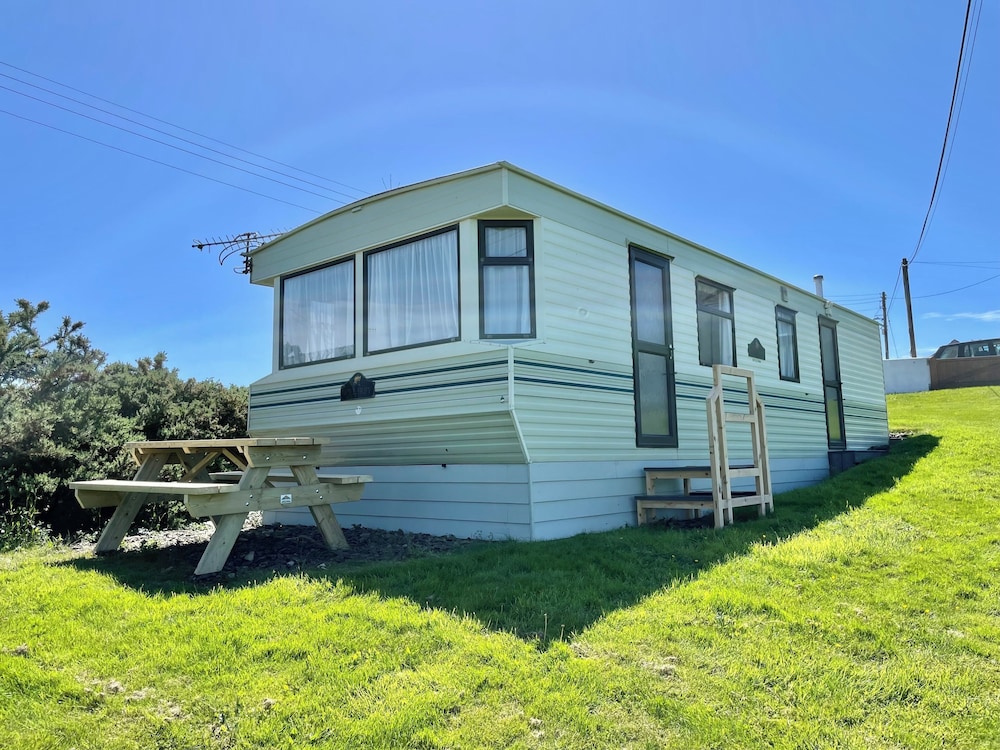 Caravan at Cartref
