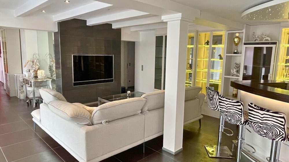 Apartment With Bar, Recreation Room in Kastellaun