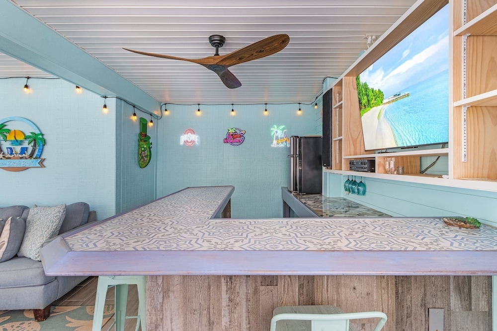 130 Tiki Tides: 2br W/ Outdoor Tiki Bar! 2 Bedroom Home