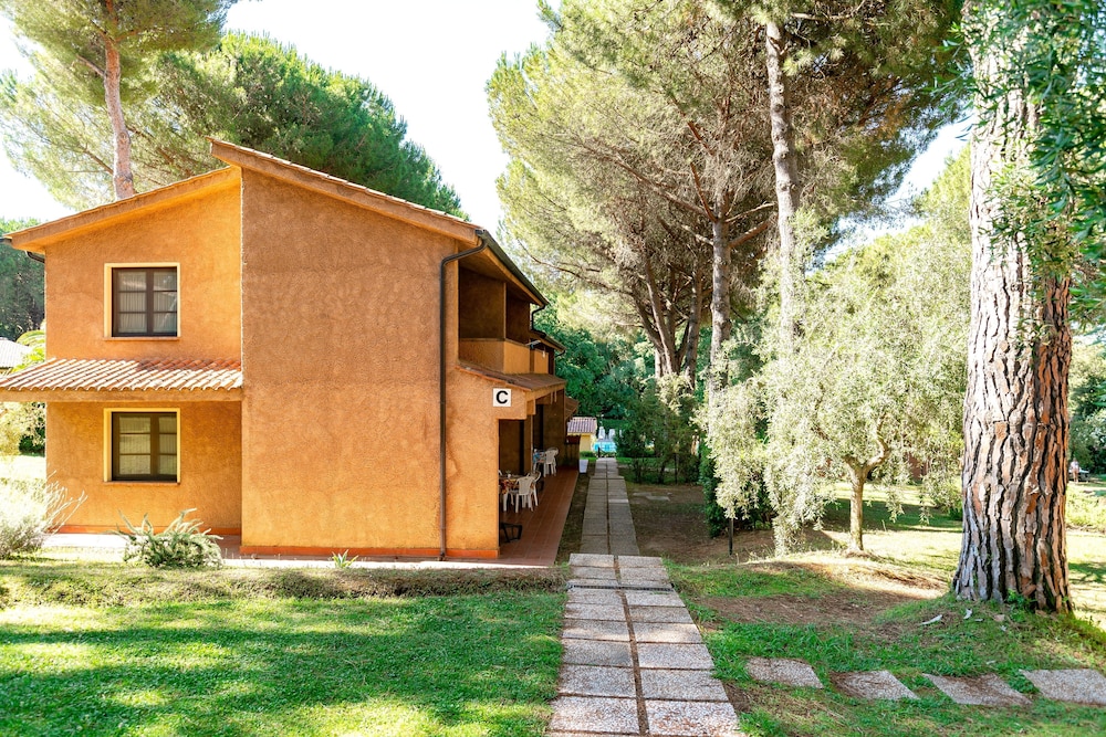 Residence with pool in Guardistallo view 4