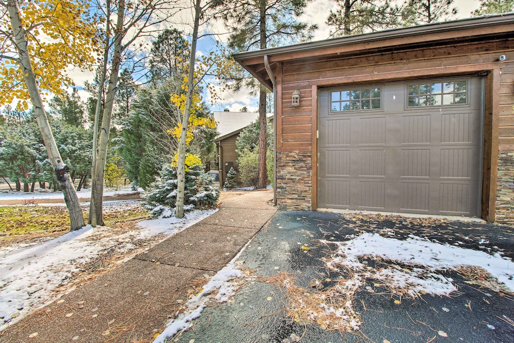 Covered Deck: Cozy Show Low Villa in Torreon! view 3
