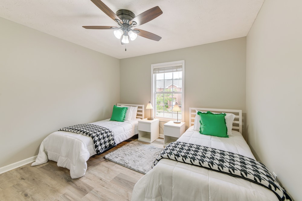 2 Mi to Tiger Territory! Condo w/ Community Pool