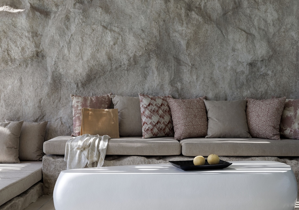 WhiteArt Suites