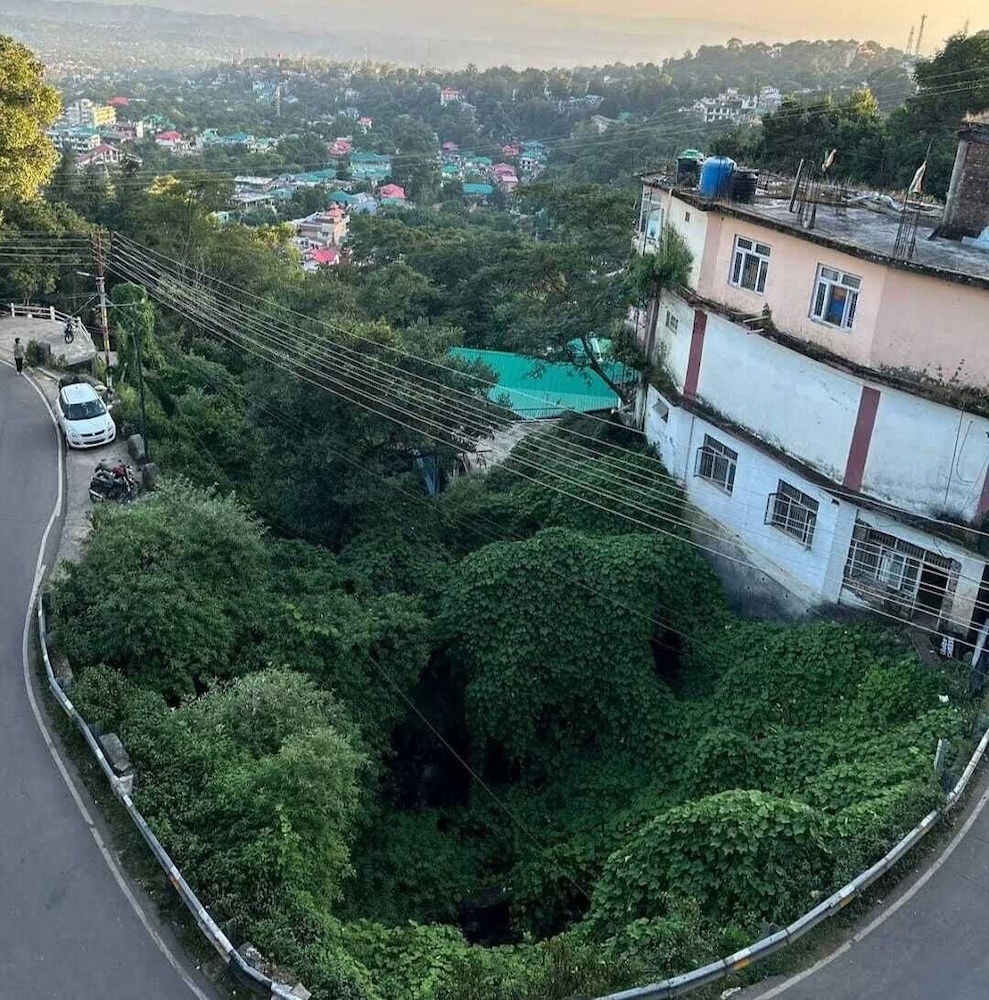 MOUNT INN HOTEL