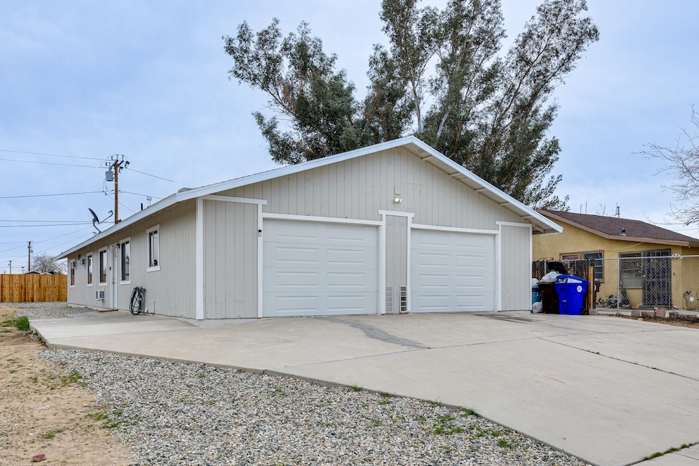 Convenient Joshua Tree Apartment - Walk to Town! view 3