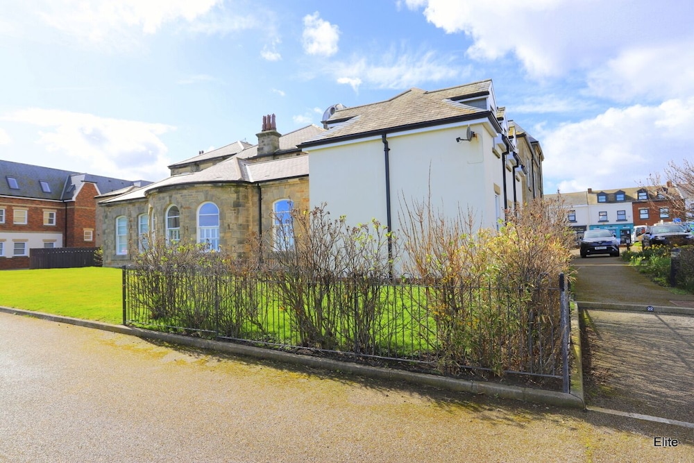 Beautiful 2-bed Sea Front House in Seaham, photo 10