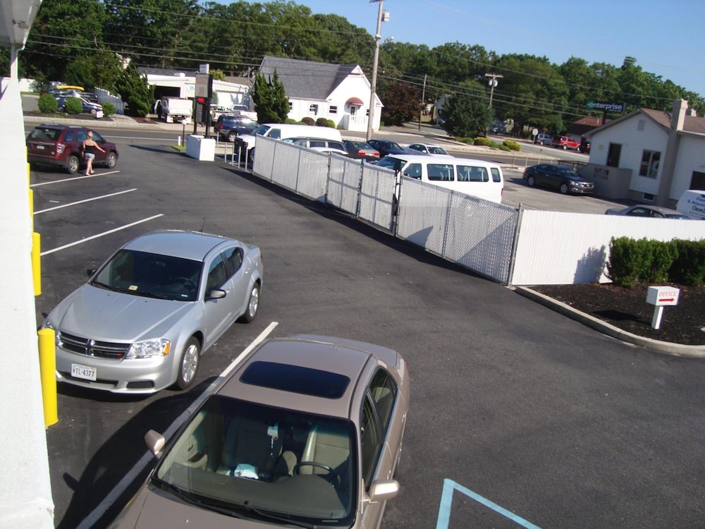 Budget Inn Motel Suites