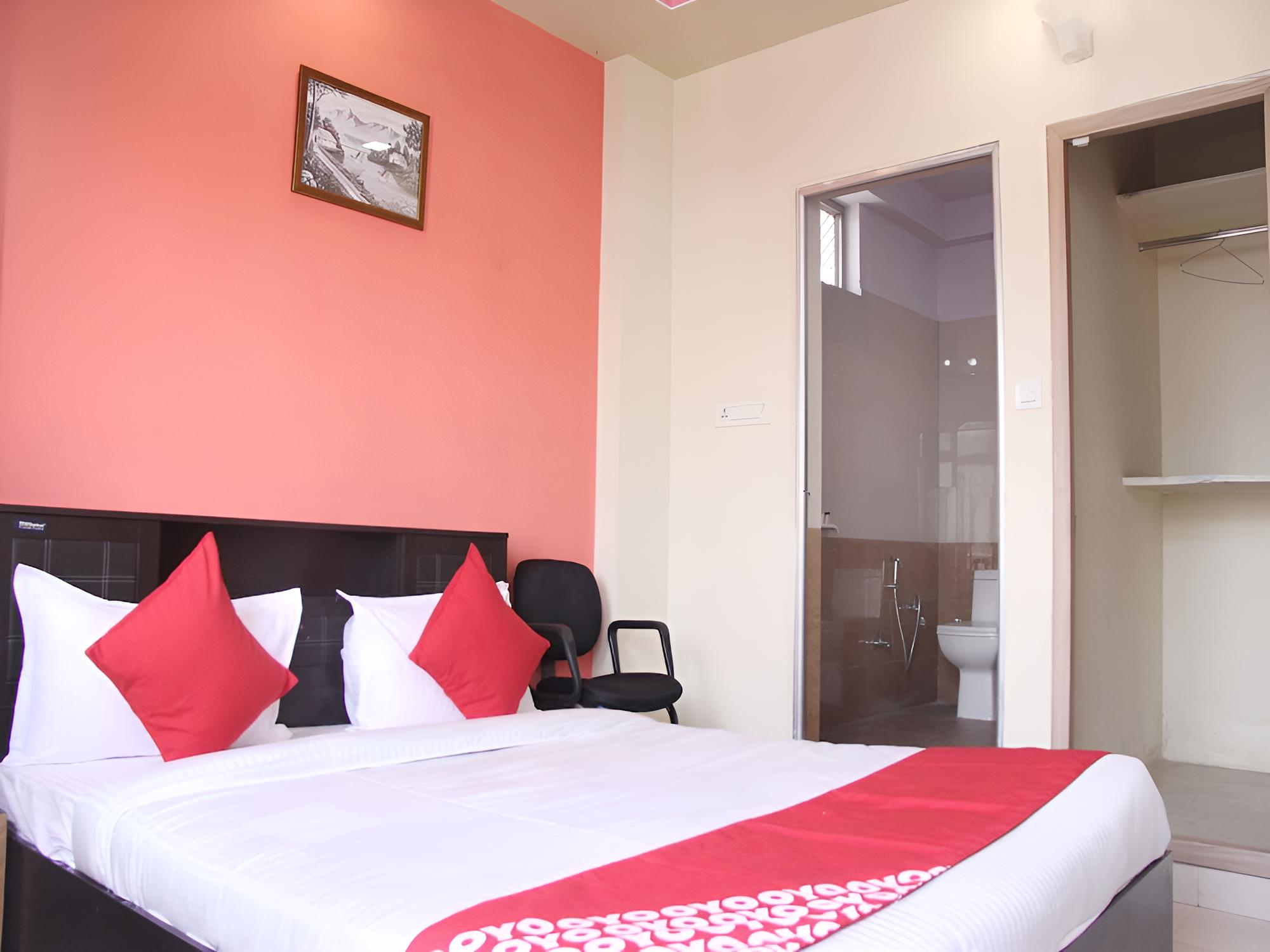 OYO 14066 hotel Govindi palace