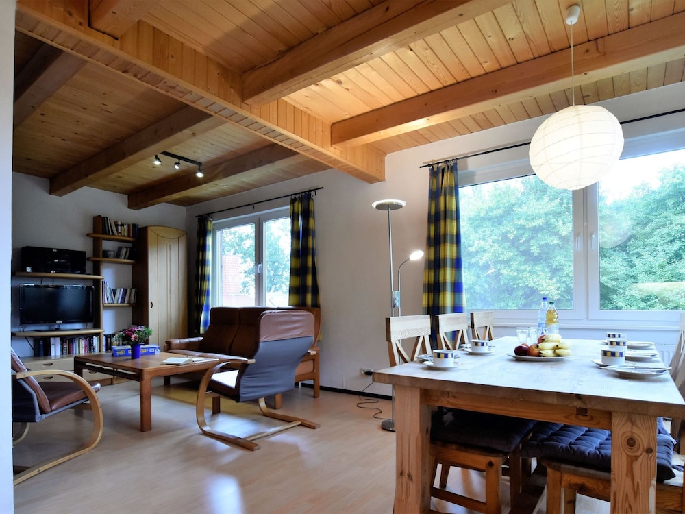 Spacious Apartment in Boddin With Garden