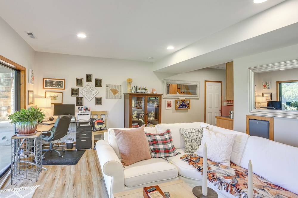 Golf, Hike & Explore: Blue Ridge Mtn Haven w/ Deck
