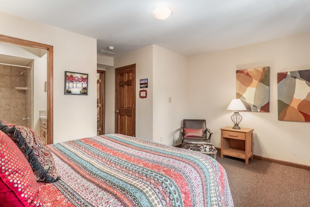 Estes Escape -- Ev #6071 5 Bedroom Home by RedAwning view 3