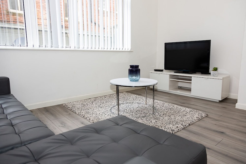 Alexander Apartments Powdene House view 4