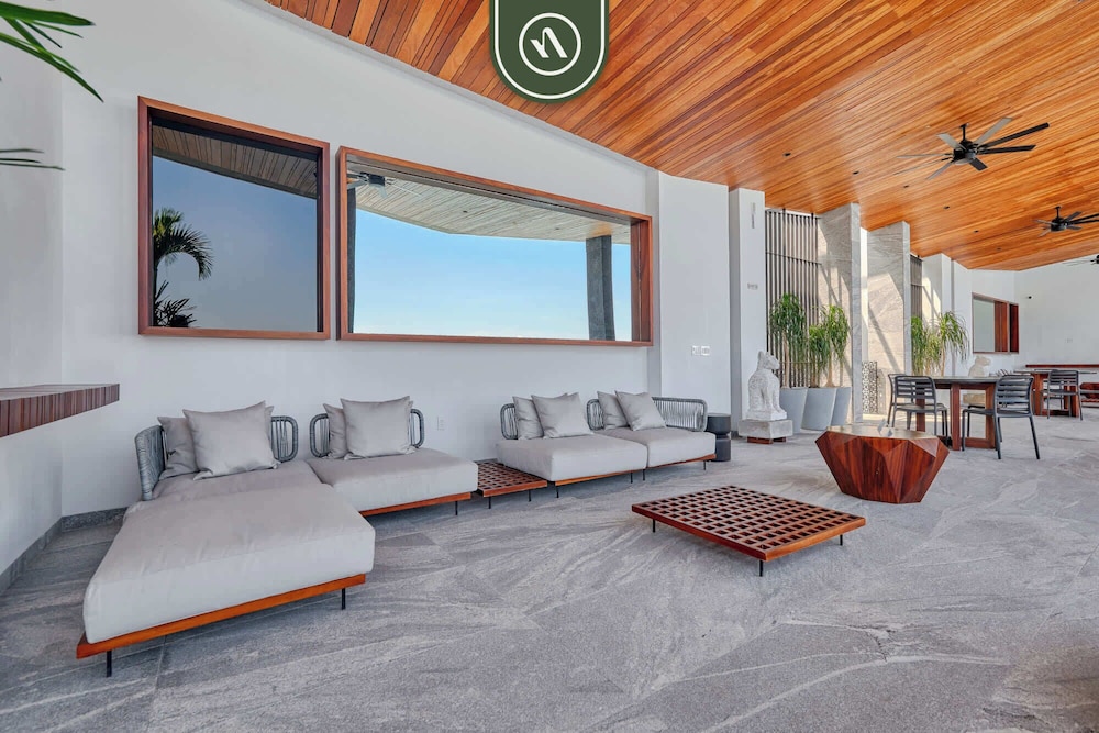 Amazing 1 BR Condo With Terrace - Rooftop Pool
