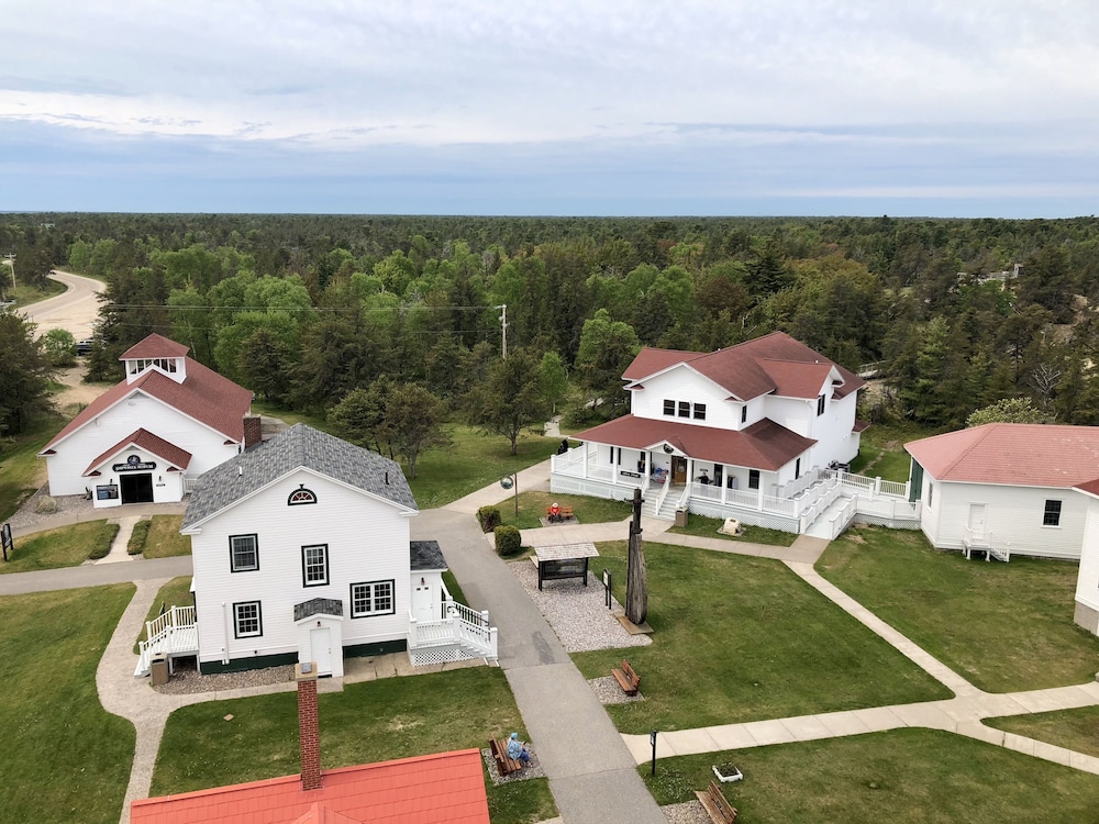 Lockview Motel