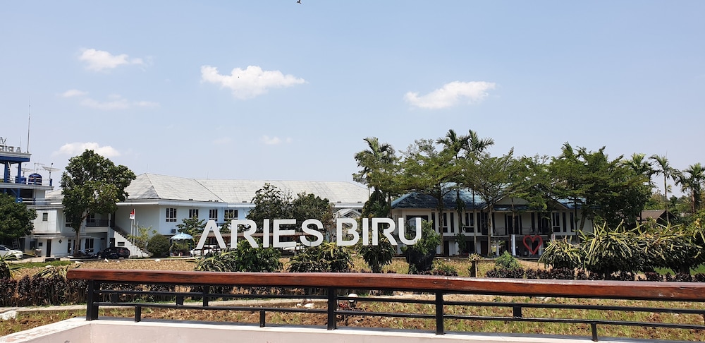 Aries Biru Hotel & Villa