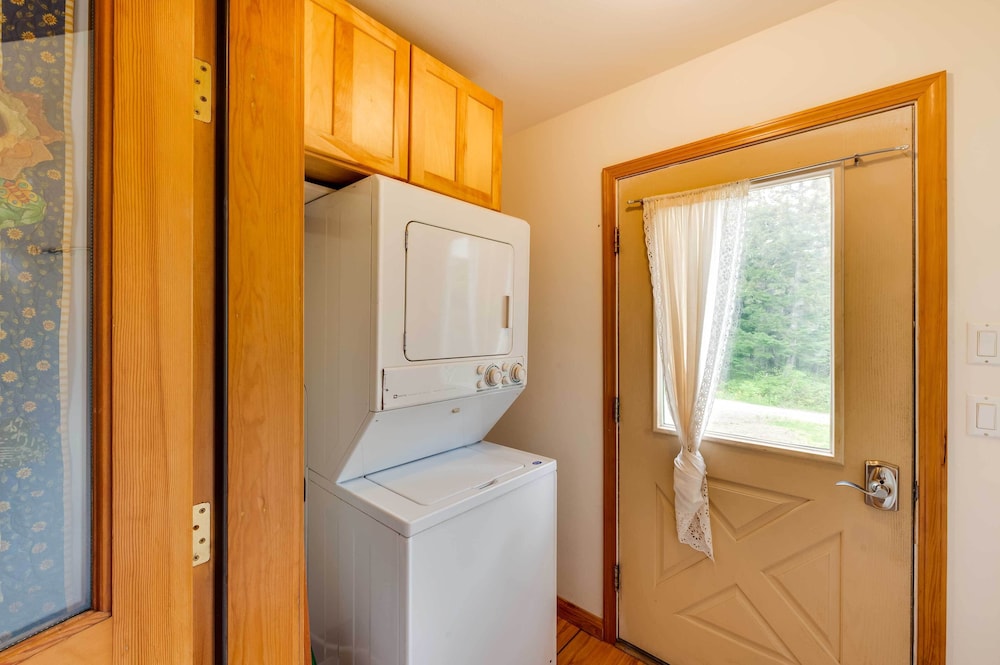 Juneau Vacations - Juneau Vacation Home: Stunning View  Beach Access - Property Image 15