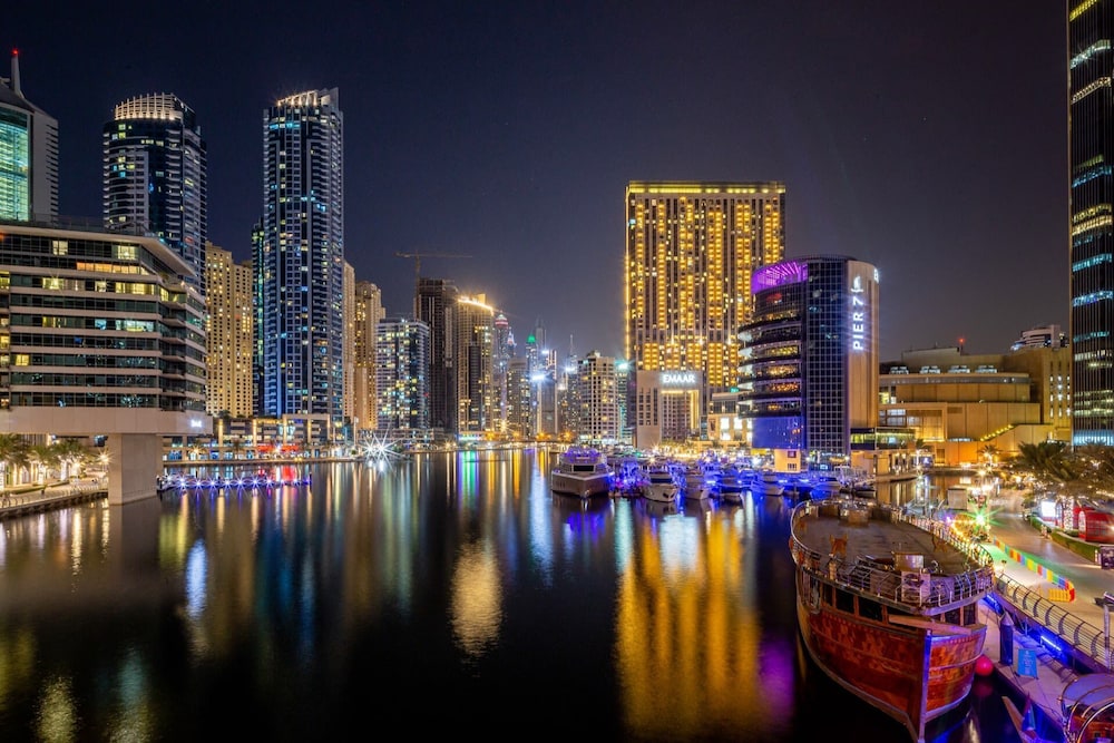 Stylish + Bright 1BR With Dubai Marina Views!