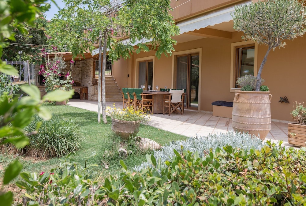 Family Getaway in Marathon by GHH