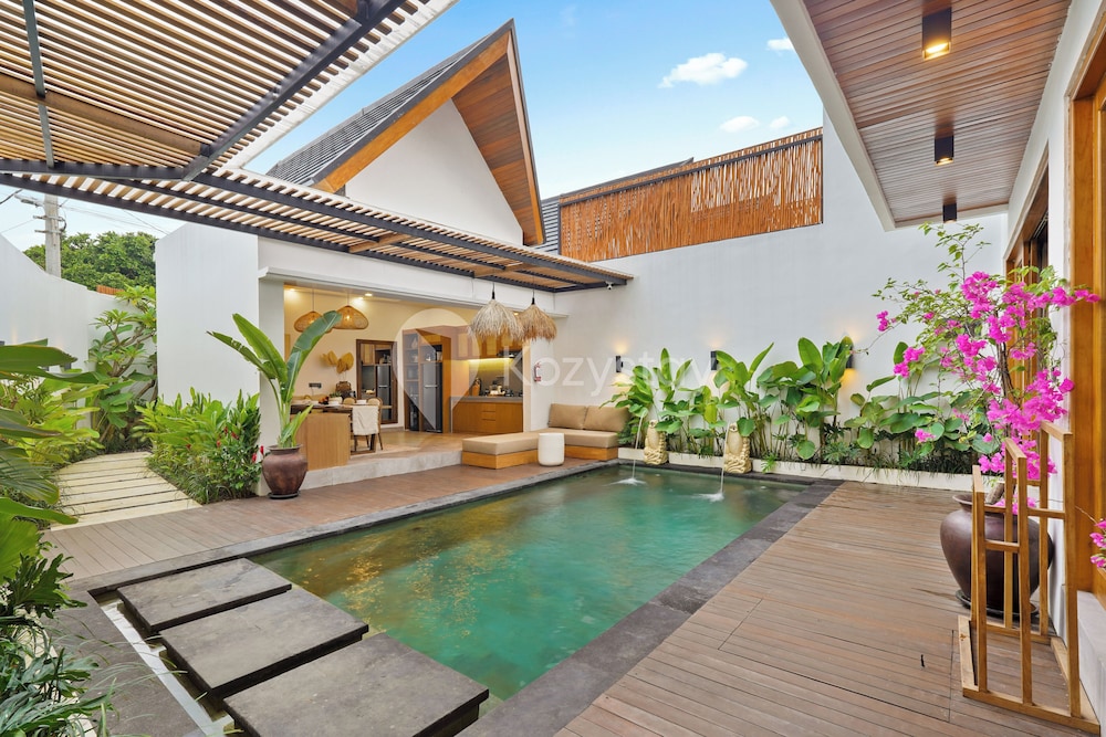 Kastara Villa by Kozystay - Canggu