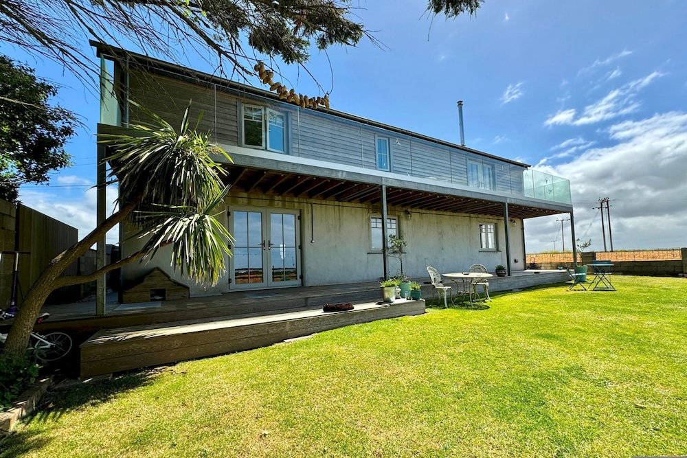 Seawynds Family Home With Far-reaching Sea Views