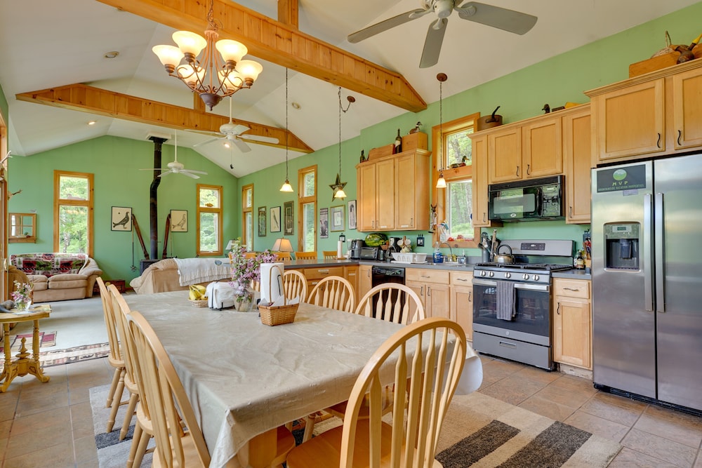 Riverfront Vermont Vacation Rental w/ Hot Tub view 3