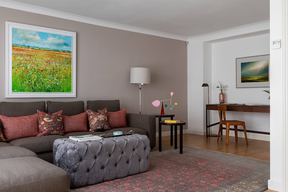 Canning Place Mews by Onefinestay