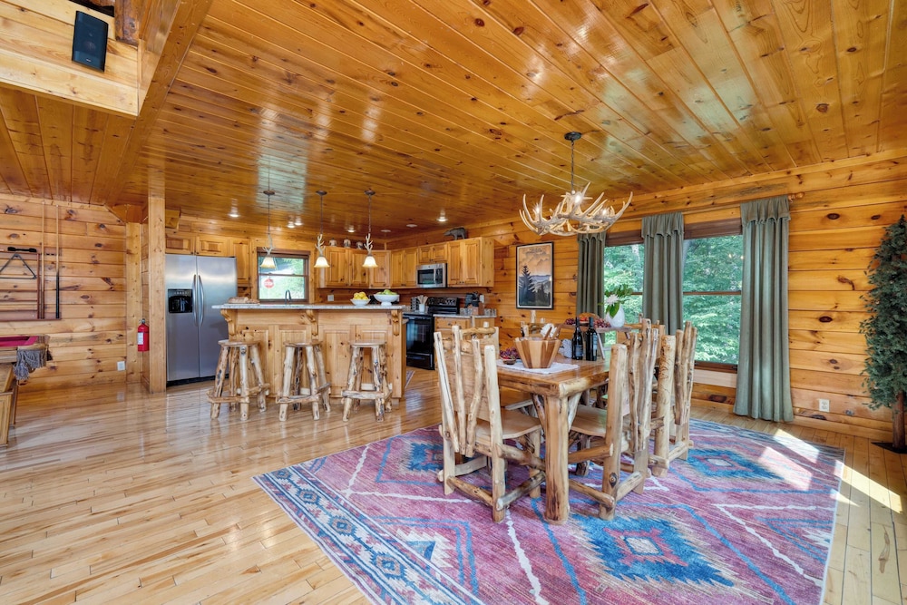 Sleeps 26, 2 Homes Theater Room, Game Room, Hot Tub, Smoky Mountain Views