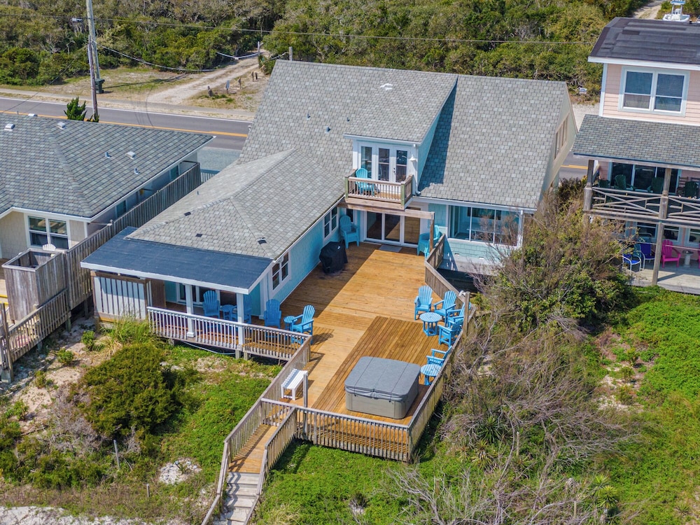 Surfside Cottage by Topsail Realty