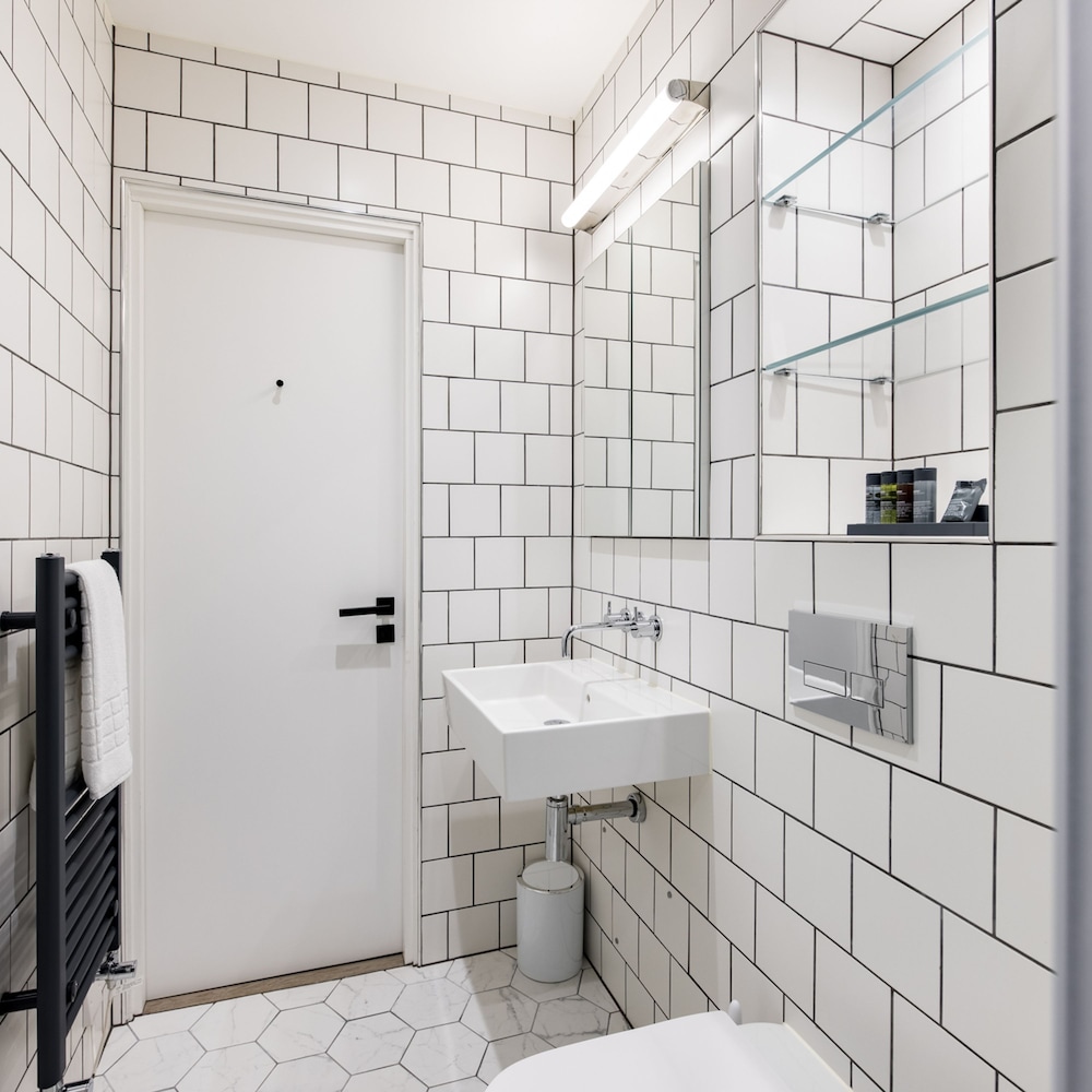 Cool Leicester Sq Studio - Netflix Nespresso