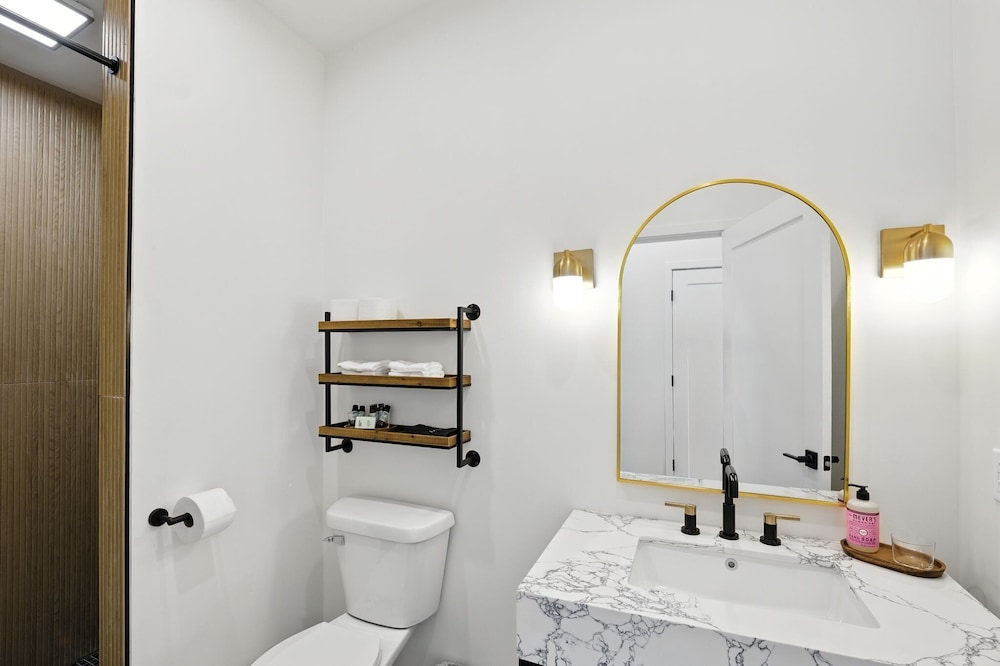 500 House - Unit C 1 Bedroom Townhouse