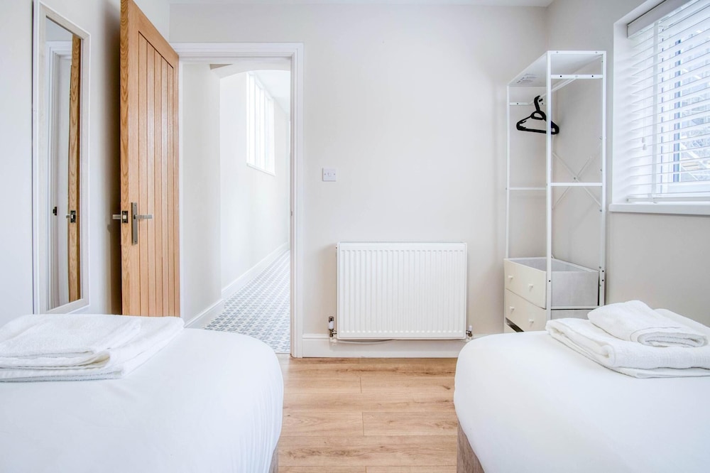 Seascape Retreat - 3 Bedroom Flat - Porthcawl