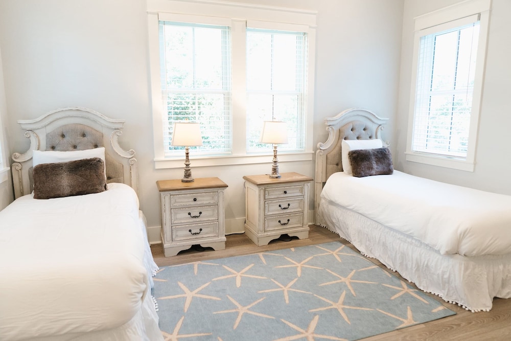 30A Hideaway by Avantstay Walk to Beach 2 Pools