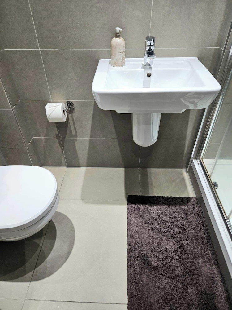 London Heathrow Luxury Apartment - Fully Equipped