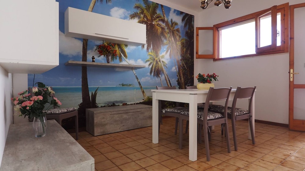 Mimosa - House 5 Places 2 Bedrooms on the Beach
