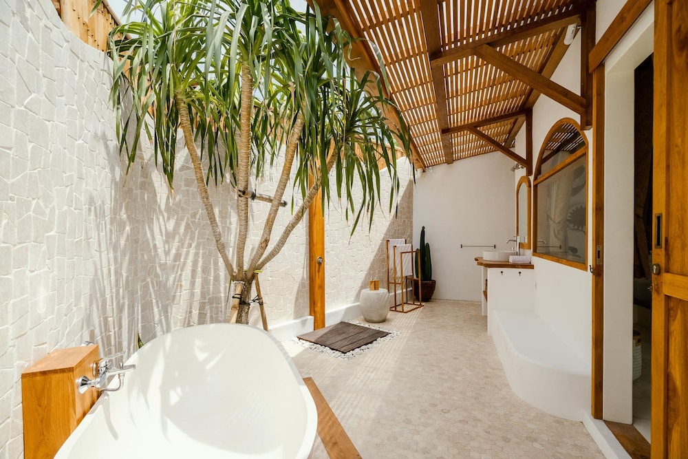 Villa Canggutopia 3 by Alfred in Bali - Tropical 1BR Villa in Heart of Canggu Echo Beach