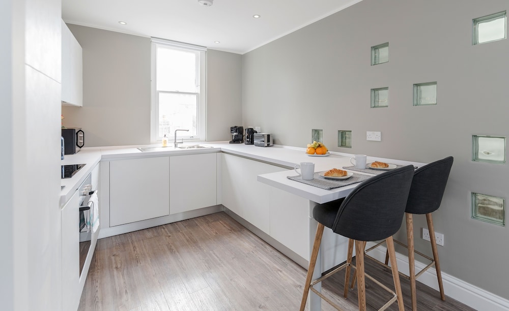 Soho Apartments by BaseToGo