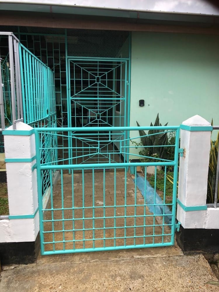 Unu Pikin Guesthouse