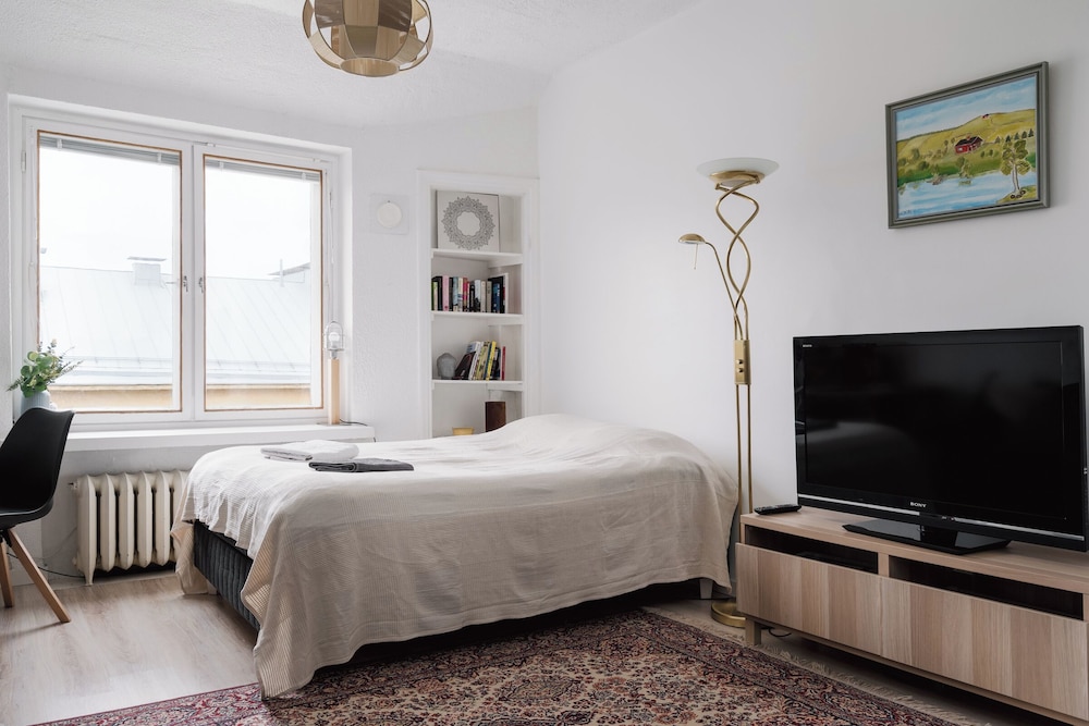 Renovated Top Floor Studio in Kallio