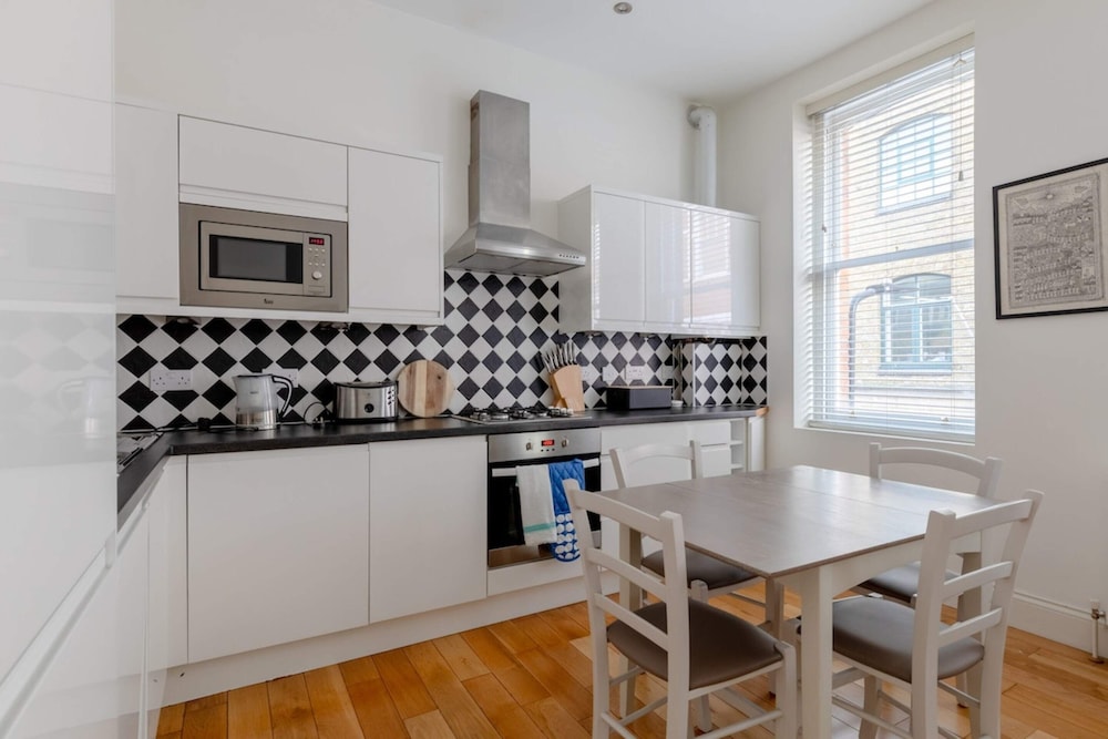 Stylishly Snug 1BD Flat, Camden Town!