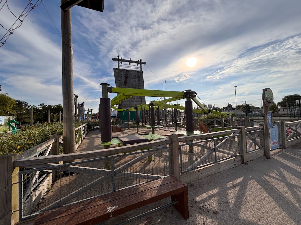 Hafan y Mor Park 3-bed Caravan, Sleeps 8, Pets Ok