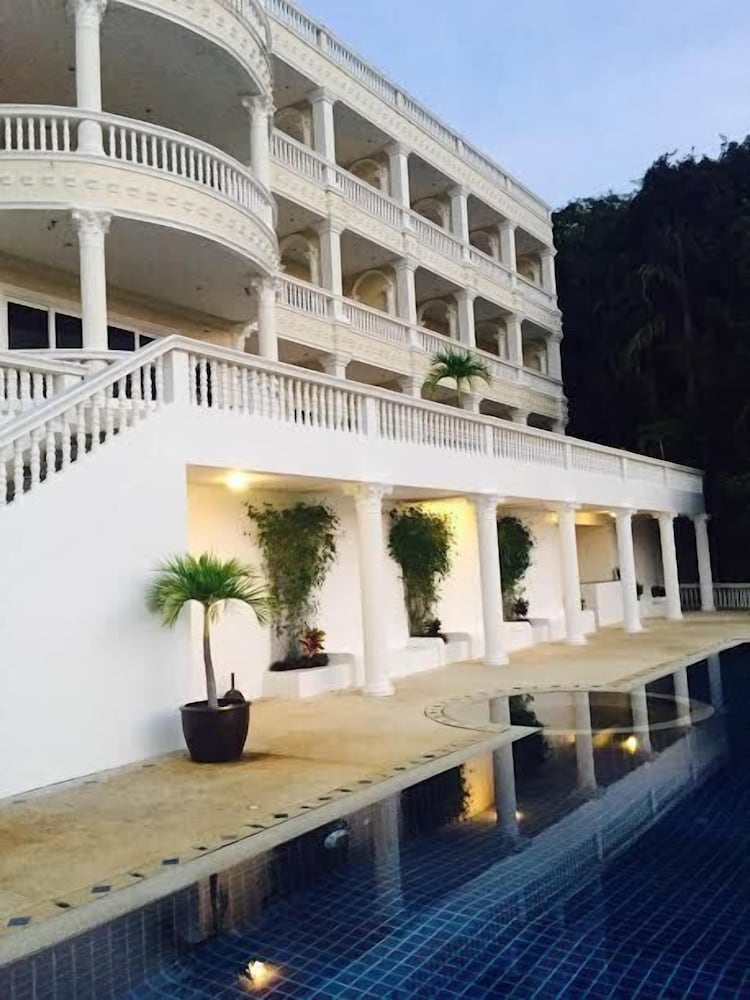 Eden Resort